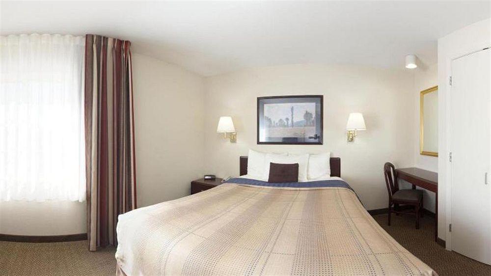 Sonesta Simply Suites St Louis Earth City Εξωτερικό φωτογραφία